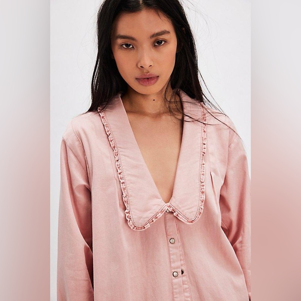 NWOT FREE PEOPLE Charlie Denim Button-Down Shirt Rose XS EXTRA SMALL - Picture 3 of 3